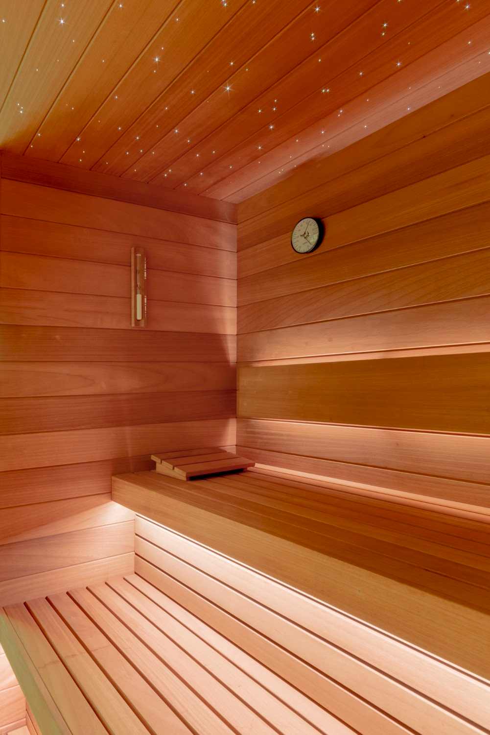 Artissan Wellness close up van sauna banken